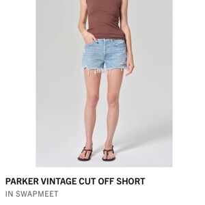AGOLDE PARKER VINTAGE CUT OFF SHORT
IN SWAPMEET Size 23